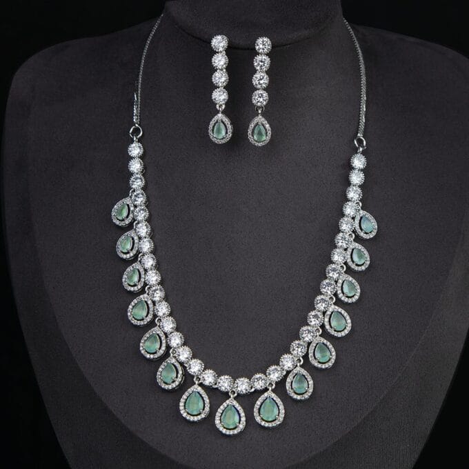 Green Majestic Rich Necklace Set with Earrings